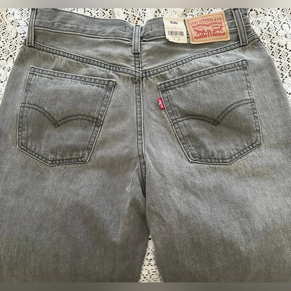 Levi’s Low Pro Grey Denim Jeans Womens 28 Straight Leg Mid Rise - NWT - Picture 5 of 6